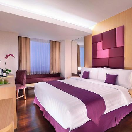 Quest Hotel Darmo - Surabaya By Aston Esterno foto
