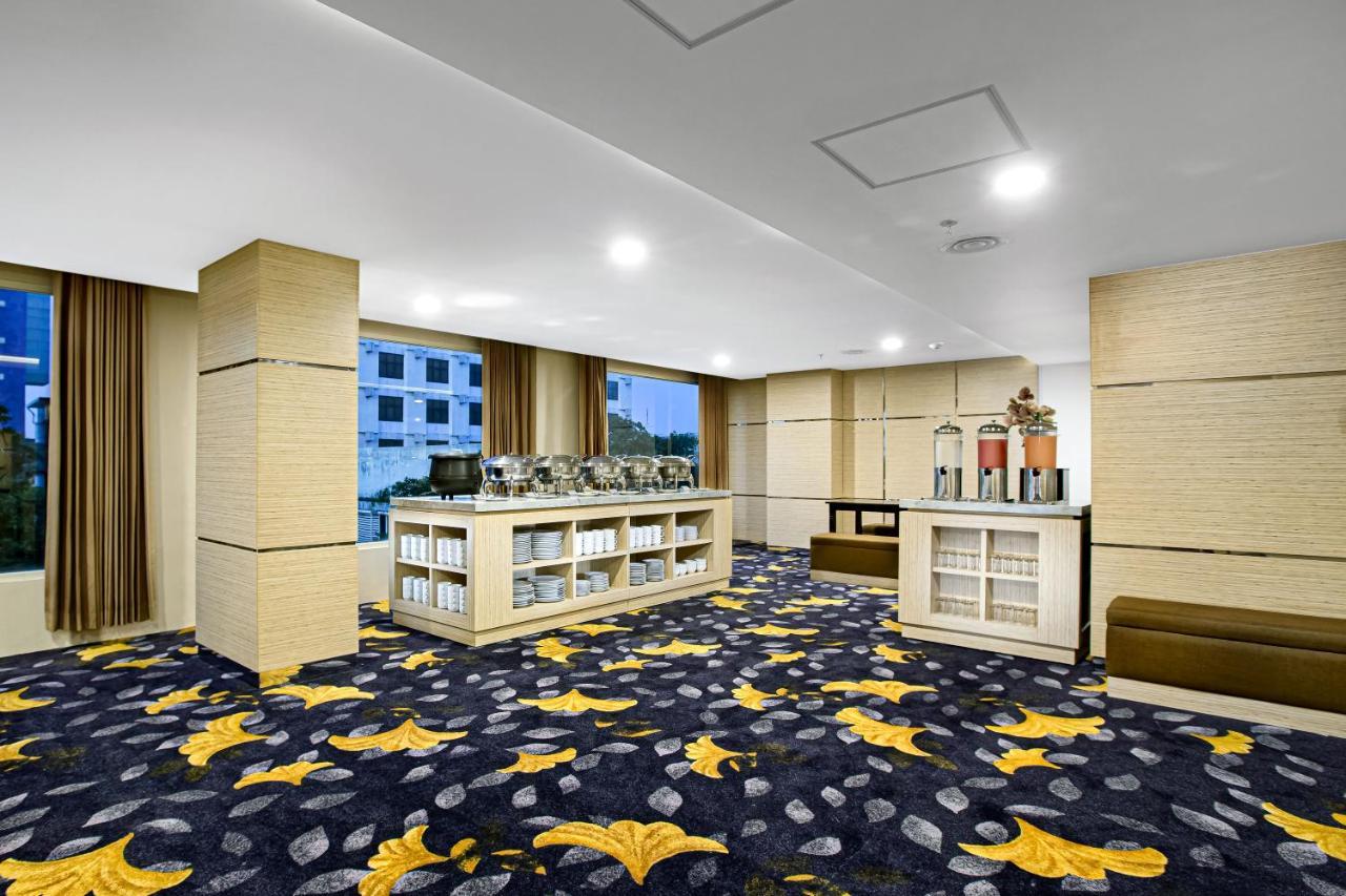 Quest Hotel Darmo - Surabaya By Aston Esterno foto
