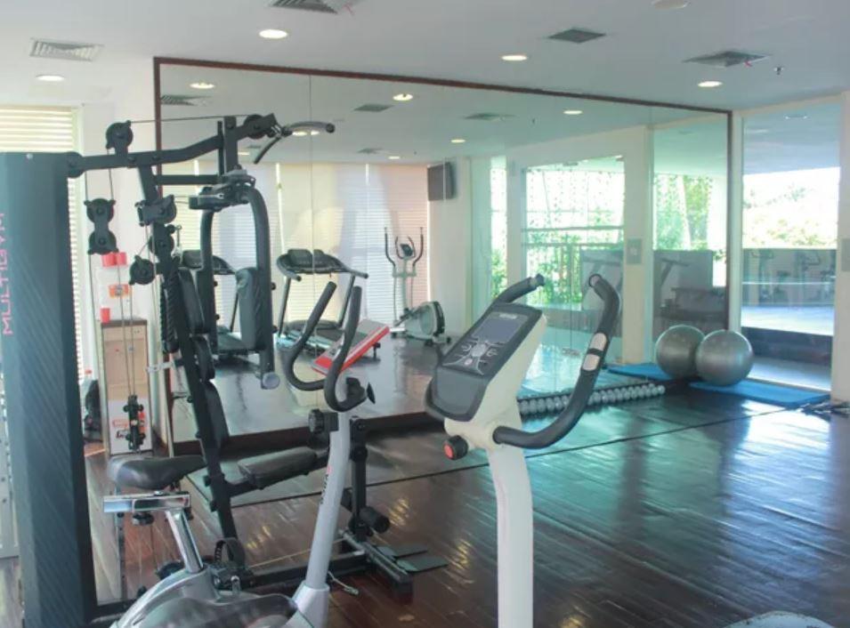 Quest Hotel Darmo - Surabaya By Aston Esterno foto