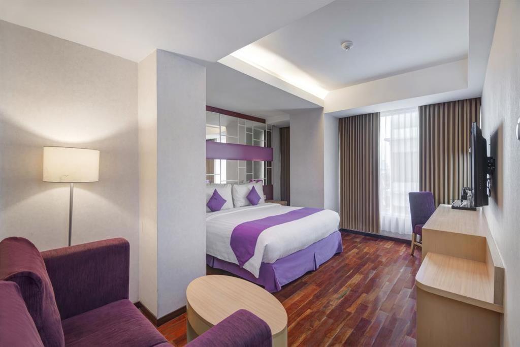 Quest Hotel Darmo - Surabaya By Aston Esterno foto