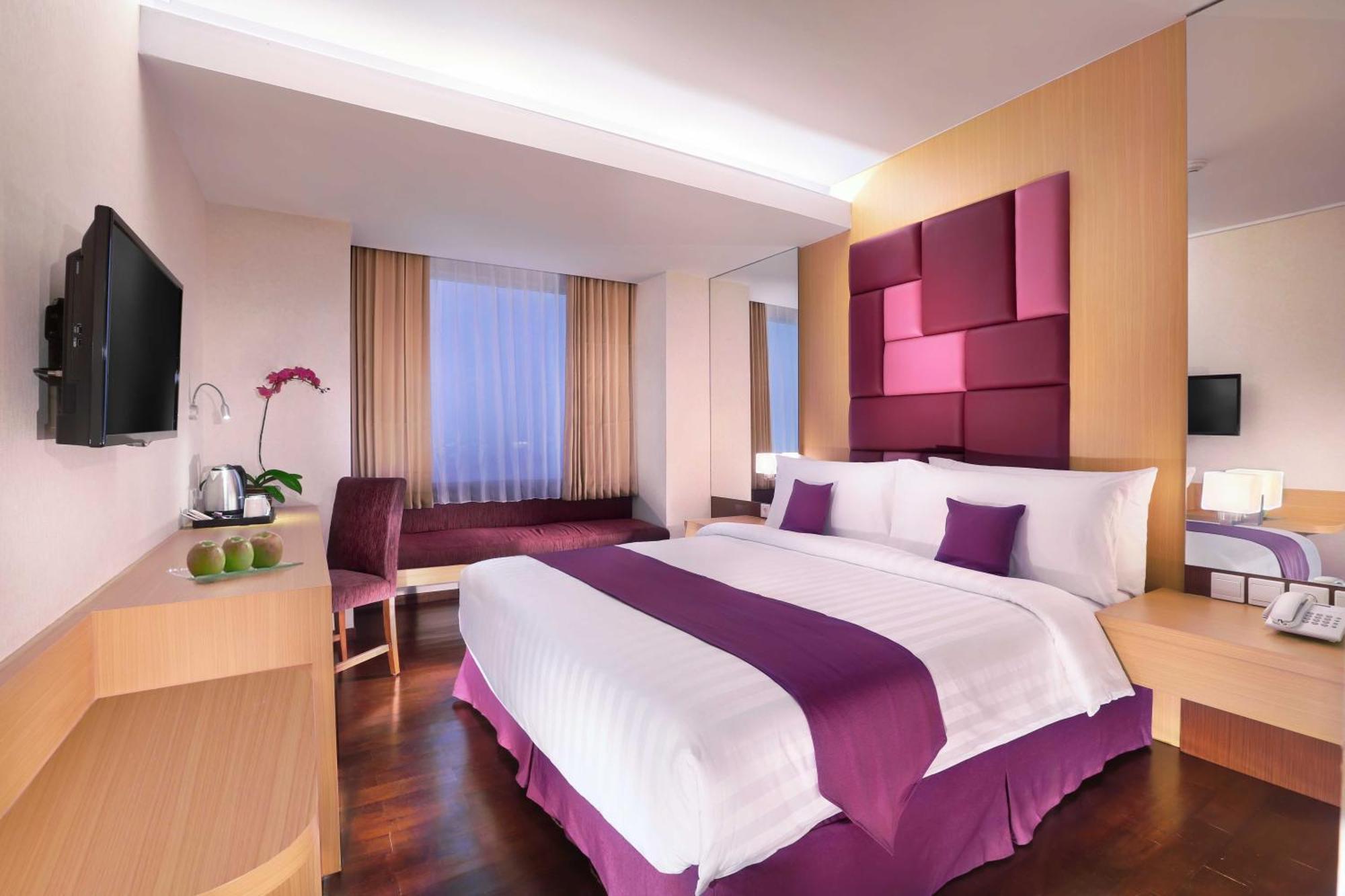 Quest Hotel Darmo - Surabaya By Aston Esterno foto